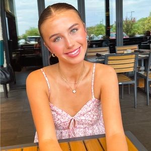 Meet your Posher, Sophia